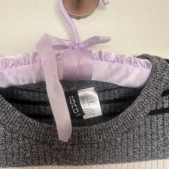 H&M S Striped Pink Black Grey White Ribbed Knit Stretchy Sweater Chic Classic - Picture 4 of 5